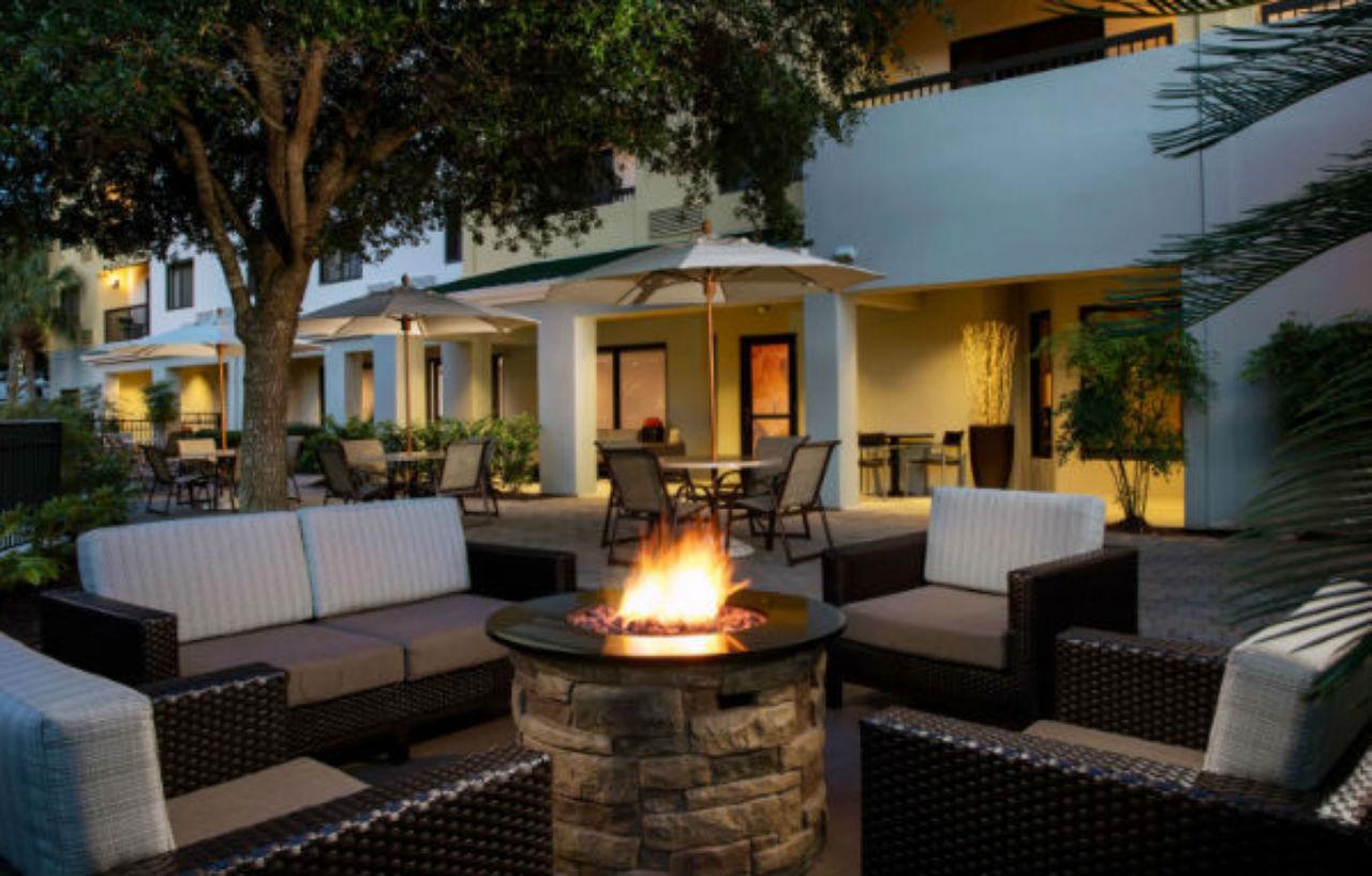 Courtyard By Marriott Myrtle Beach Barefoot Landing Briarcliffe Acres Экстерьер фото